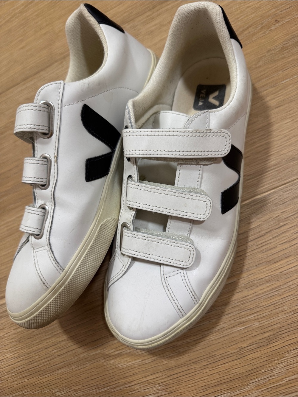 Veja women’s Recife Leather Sneakers